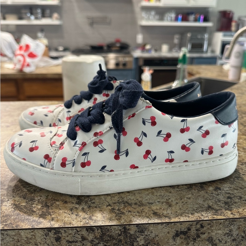 Kate Spade cherry shoes. Size 8.